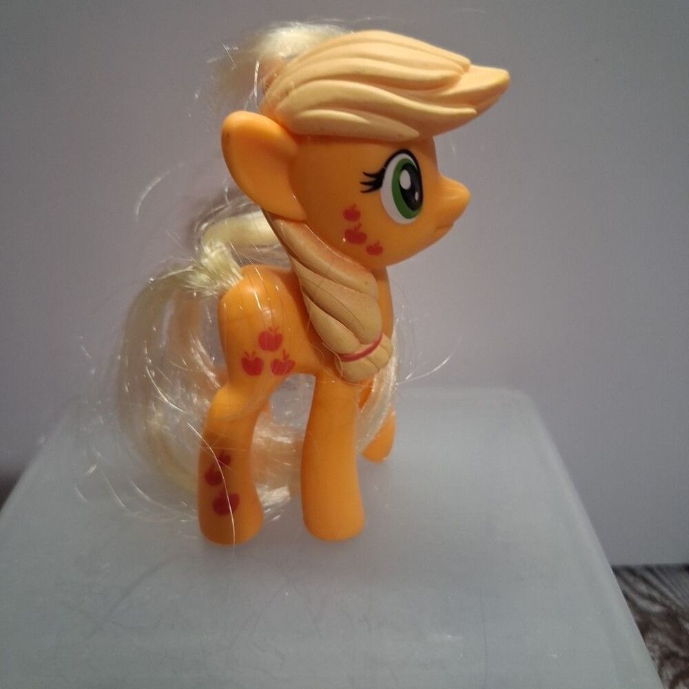 MY LITTLE PONY APPLE JACK 3” ACTION FIGRE TOY PONY